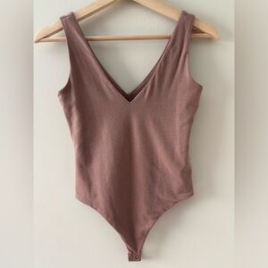 True Hues - V-Neck Thong Body Suit - XS Petite